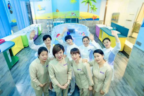 團(tuán)隊(duì)照 (6)